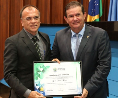 Vereador de Rio Brilhante, João Pedro Alves, recebe homenagem de Eduardo Rocha